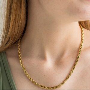 Chunky twisted necklace